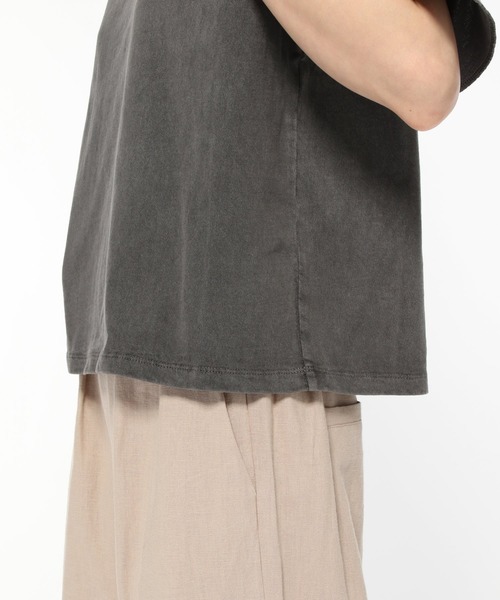 LAKOLE（ラコレ）の「オープンエンドピグメントTシャツ / LAKOLE（Tシャツ/カットソー・レディース・ブラック/ベージュ/ブルー/オフホワイト/ブラウン系その他・MEDIUM/SMALL）」の22枚目の写真