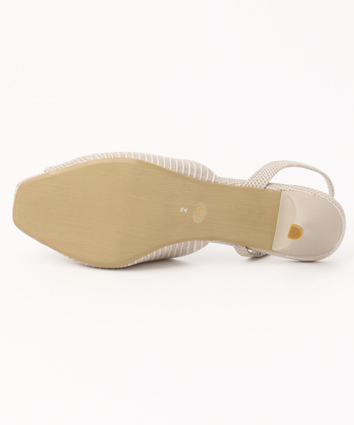 Tiara(ティアラ)の「スクエアトゥーサンダル(サンダル・レディース・キャメル/グレー系その他/ブラウン・23/23.5/24)」の6枚目の写真