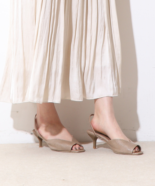 Tiara(ティアラ)の「スクエアトゥーサンダル(サンダル・レディース・キャメル/グレー系その他/ブラウン・23/23.5/24)」の14枚目の写真