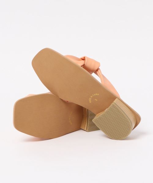 KOBE LETTUCE（コウベレタス）の「ソフトレザー調トングサンダル（サンダル・レディース・ホワイト/ブラック/オレンジ/モカ・LL/S/M/L）」の6枚目の写真