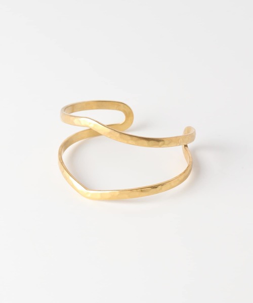 SMELLY（スメリー）の「メタルラインワイドバングル（バングル/リストバンド・レディース・ゴールド・-）」の2枚目の写真