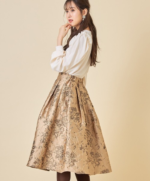新品未開封＊トッコリュクス ジャガードフラワースカート　光沢感高見え上品お洒落 tocco closet（トッコ クローゼット）の「ジャガードフラワー