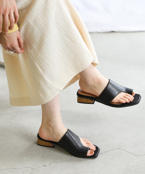 select MOCA（セレクトモカ）の「フェイクレザートングサンダル（サンダル・レディース・ブラック/グリーン/アイボリー/ダークブラウン・SMALL/MEDIUM/LARGE）」の10枚目の写真