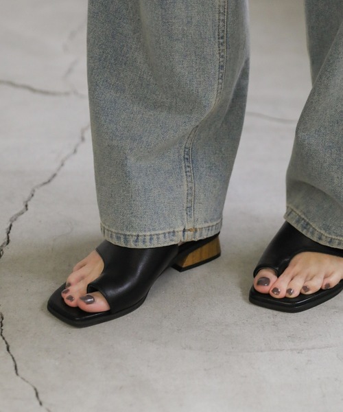 select MOCA（セレクトモカ）の「フェイクレザートングサンダル（サンダル・レディース・ブラック/グリーン/アイボリー/ダークブラウン・SMALL/MEDIUM/LARGE）」の16枚目の写真