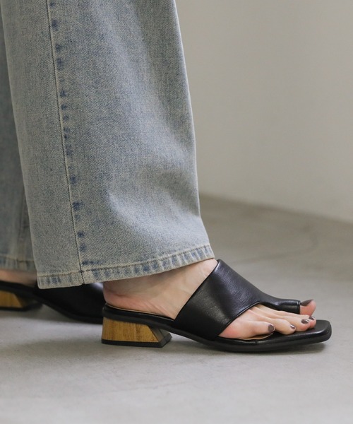 select MOCA（セレクトモカ）の「フェイクレザートングサンダル（サンダル・レディース・ブラック/グリーン/アイボリー/ダークブラウン・SMALL/MEDIUM/LARGE）」の14枚目の写真