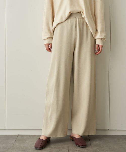 AMERICAN HOLIC（アメリカンホリック）の「総針ニットワイドパンツ（その他パンツ・レディース・ライトベージュ/チャコールグレー・L/M）」の2枚目の写真