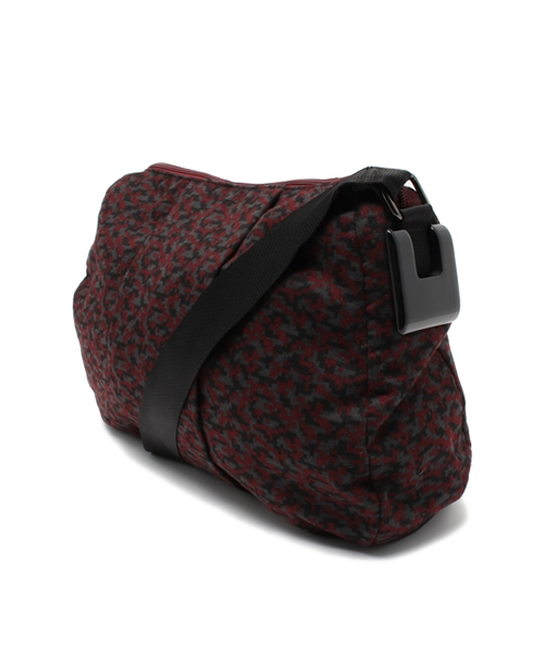 OUTLET（アウトレット）の「【ear PAPILLONNER】樹脂パーツショルダー（ショルダーバッグ・レディース・レッド・FREE）」の2枚目の写真