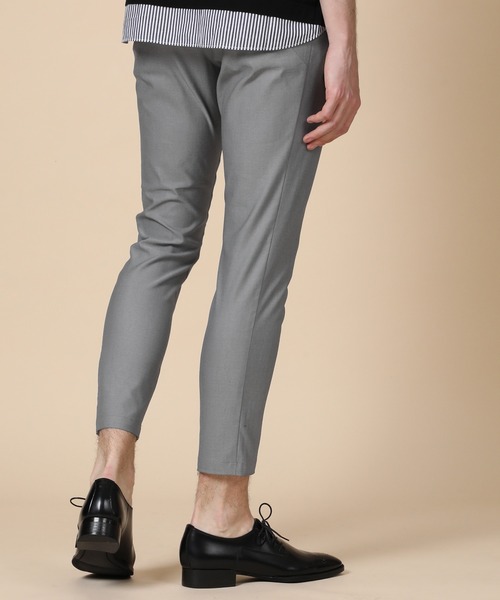 LANVIN en Bleu（ランバンオンブルー）の「COOL MOTION スキニーテーパード ツイルチノ（チノパンツ・メンズ・ホワイト/ブラック/グレー/ネイビー・44/46/48/50/52）」の20枚目の写真