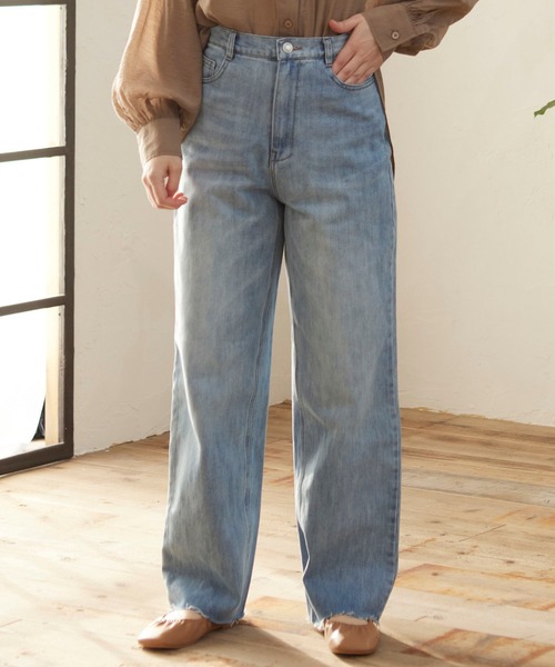 MATCH&more(マッチアンドモア)の「デニムストレートパンツ(デニムパンツ・レディース・パープル/ネイビー/オフホワイト/ブルー/グリーン・FREE)」の1枚目の写真