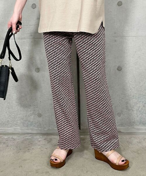 fredy repit（フレディレピ）の「花柄カットジャガード イージーパンツ（その他パンツ・レディース・ホワイト系その他5/ブラック系その他3/グレー系その他4・38）」の3枚目の写真