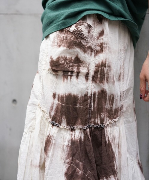 AVIREX（アヴィレックス）の「タイダイ イレギュラースカート/ TIE-DYED IRREGULAR SKIRT（スカート・レディース・ブラック/オフホワイト・FREE/SMALL/MEDIUM）」の21枚目の写真