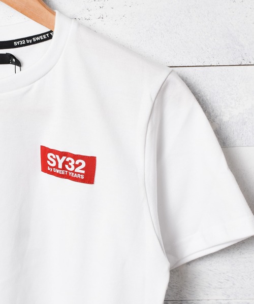 SY32 by SWEET YEARS(エスワイサーティトゥバイスィートイヤーズ)の「『SY32 by SWEET YEARS』BASIC TAG TEE(Tシャツ/カットソー・レディース・ホワイト/ブラック・SMALL/MEDIUM/X-LARGE/XX-LARGE/LARGE)」の10枚目の写真