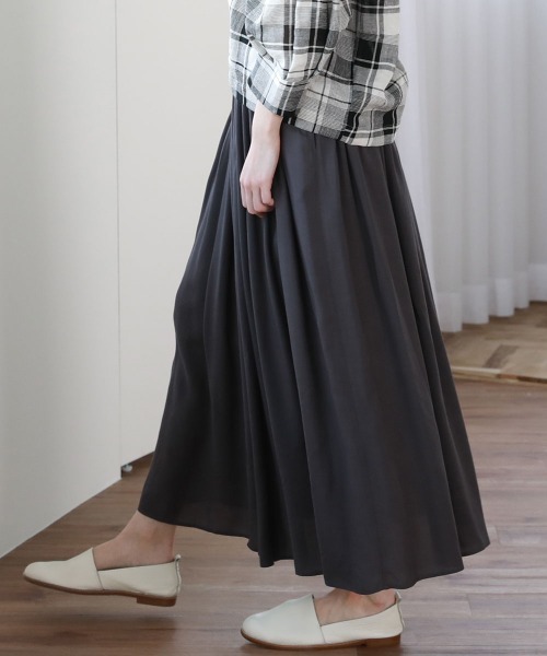 Pao de lo（パオデロ）の「サンドオリオンツイルギャザースカート（スカート・レディース・グレー/チャコールグレー/ブラック・9号/7号）」の2枚目の写真