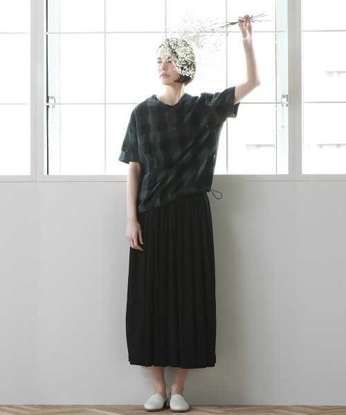 Pao de lo（パオデロ）の「サンドオリオンツイルギャザースカート（スカート・レディース・グレー/チャコールグレー/ブラック・9号/7号）」の6枚目の写真