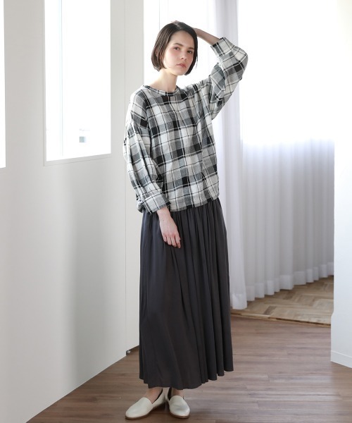 Pao de lo（パオデロ）の「サンドオリオンツイルギャザースカート（スカート・レディース・グレー/チャコールグレー/ブラック・9号/7号）」の9枚目の写真