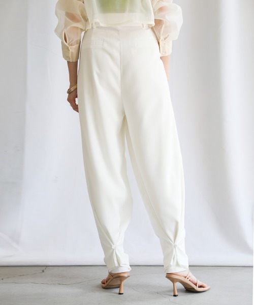 select MOCA（セレクトモカ）の「2021 SS ダブルタックコクーンパンツ（その他パンツ・レディース・ホワイト/ブラック/ブルー・FREE）」の12枚目の写真