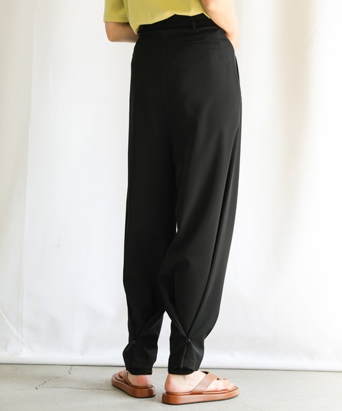 select MOCA（セレクトモカ）の「2021 SS ダブルタックコクーンパンツ（その他パンツ・レディース・ホワイト/ブラック/ブルー・FREE）」の18枚目の写真