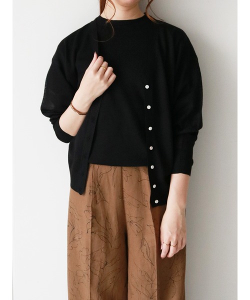 Te chichi（テチチ）の「Vネックカーディガン（カーディガン/ボレロ・レディース・ブラック/グレー/オフホワイト/ベージュ・ﾌﾘ-）」の3枚目の写真