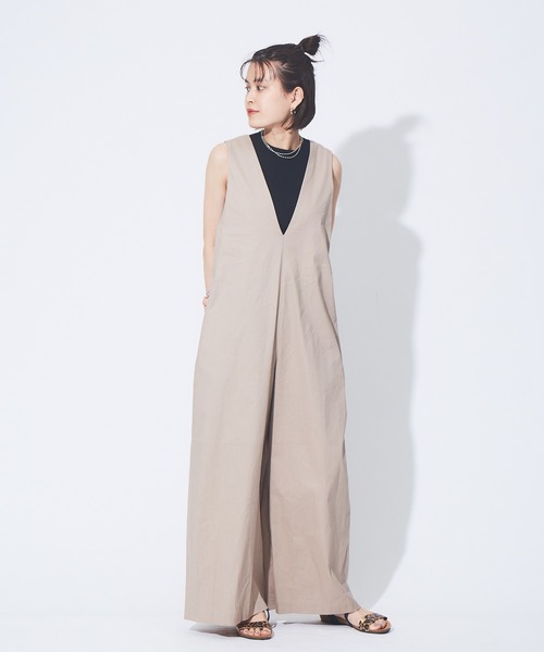 Rouge vif Anna(ルージュヴィフアンナ)の「バックタックオールインワン(つなぎ/オールインワン・レディース・サックスブルー/ベージュ/ブラック・フリー)」の10枚目の写真