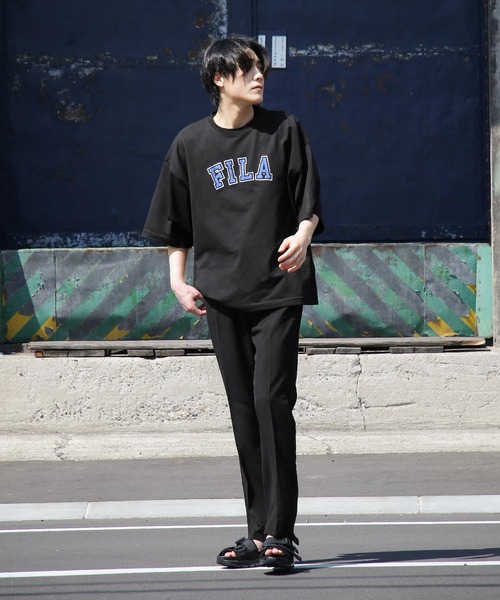 FILA（フィラ）の「【FILA】高密度 古着風ヴィンテージカレッジロゴビッグシルエット半袖Tシャツ（Tシャツ/カットソー・レディース・ホワイト×レッド/ホワイト×ブルー/ブラック×ホワイト/ブラック×ブルー/ネイビー系/ネイビー系1・MEDIUM/LARGE）」の8枚目の写真