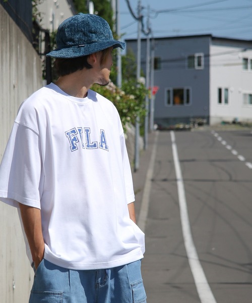 FILA（フィラ）の「【FILA】高密度 古着風ヴィンテージカレッジロゴビッグシルエット半袖Tシャツ（Tシャツ/カットソー・レディース・ホワイト×レッド/ホワイト×ブルー/ブラック×ホワイト/ブラック×ブルー/ネイビー系/ネイビー系1・MEDIUM/LARGE）」の22枚目の写真