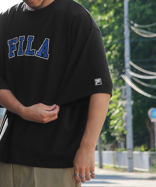 FILA（フィラ）の「【FILA】高密度 古着風ヴィンテージカレッジロゴビッグシルエット半袖Tシャツ（Tシャツ/カットソー・レディース・ホワイト×レッド/ホワイト×ブルー/ブラック×ホワイト/ブラック×ブルー/ネイビー系/ネイビー系1・MEDIUM/LARGE）」の20枚目の写真