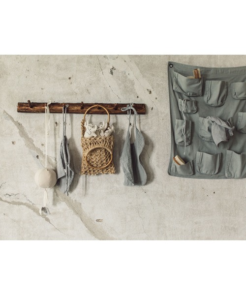 Numero74（ヌメロ）の「Numero 74/Baby Bib Round（スタイ/よだれかけ・キッズ・スモークピンク/ナチュラル/ライトブルー/ピンクベージュ/シルバーグレー/グレイッシュブルー/ライトイエロー/セージグリーン/ピンク系/ホワイト・FREE）」の13枚目の写真