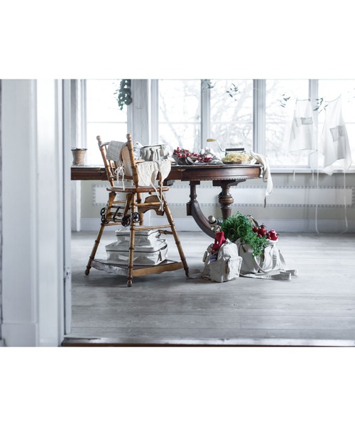 Numero74（ヌメロ）の「Numero 74/Baby Bib Round（スタイ/よだれかけ・キッズ・スモークピンク/ナチュラル/ライトブルー/ピンクベージュ/シルバーグレー/グレイッシュブルー/ライトイエロー/セージグリーン/ピンク系/ホワイト・FREE）」の15枚目の写真