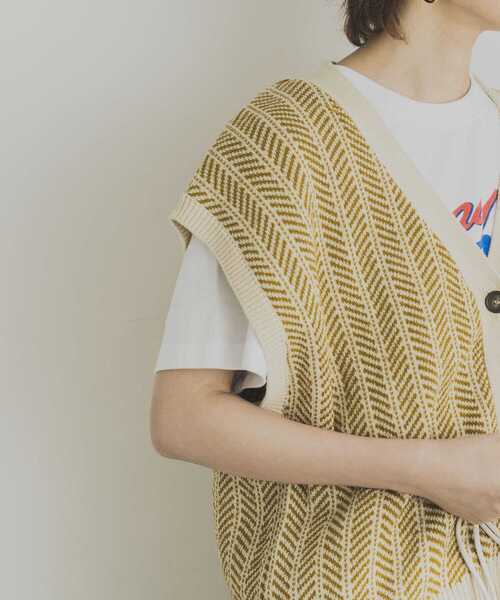 URBAN RESEARCH(アーバンリサーチ)の「ジャカードニットベスト(ニット/セーター・レディース・イエロー/グレー系その他・FREE)」の3枚目の写真