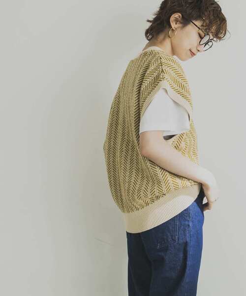 URBAN RESEARCH(アーバンリサーチ)の「ジャカードニットベスト(ニット/セーター・レディース・イエロー/グレー系その他・FREE)」の8枚目の写真