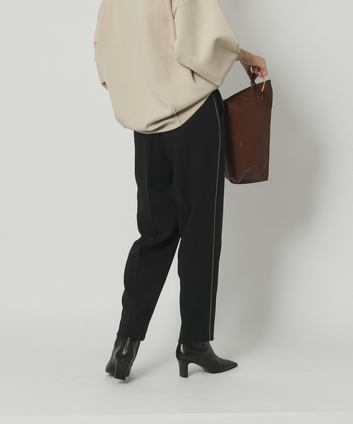 RIVE DROITE（リヴドロワ）の「《2サイズ展開》脚のラインを拾いすぎない美脚パンツ　ダブルクロスハイウエストイージーパンツ（その他パンツ・レディース・ブラック/マスタード・36/38）」の9枚目の写真