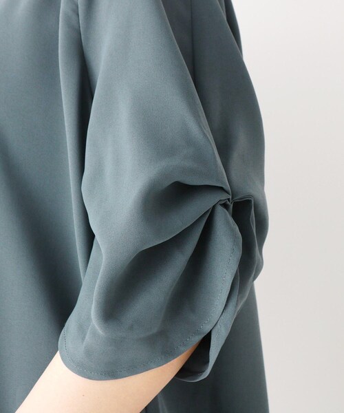 ITS'DEMO（イッツデモ）の「◆タックスリーブブラウス（シャツ/ブラウス・レディース・ブラック/グリーン/ベージュ・00）」の9枚目の写真