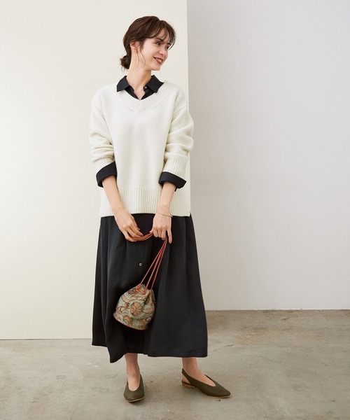 ROPE'(ロペ)の「テンセルサテンウエストタックワンピース(ワンピース・レディース・ネイビー/ブラウン・36/38)」の8枚目の写真