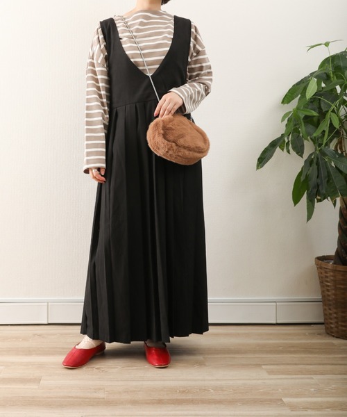 sakishimatokyo（サキシマトーキョー）の「【ZOZO限定】サキシマamp「Vネックジャンバースカート」（ジャンパースカート・レディース・ブラック/ダークブラウン/ライトブラウン・FREE）」の9枚目の写真