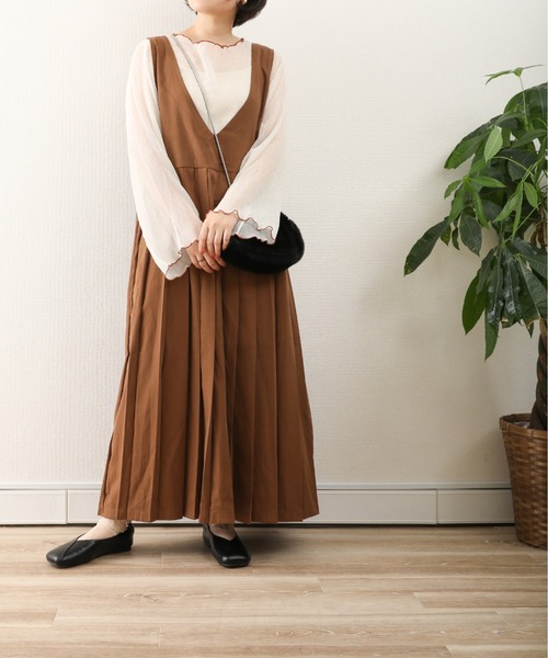 sakishimatokyo（サキシマトーキョー）の「【ZOZO限定】サキシマamp「Vネックジャンバースカート」（ジャンパースカート・レディース・ブラック/ダークブラウン/ライトブラウン・FREE）」の8枚目の写真