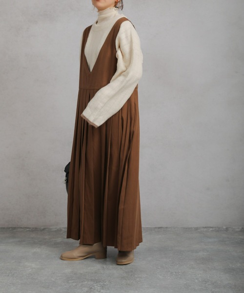 sakishimatokyo（サキシマトーキョー）の「【ZOZO限定】サキシマamp「Vネックジャンバースカート」（ジャンパースカート・レディース・ブラック/ダークブラウン/ライトブラウン・FREE）」の18枚目の写真