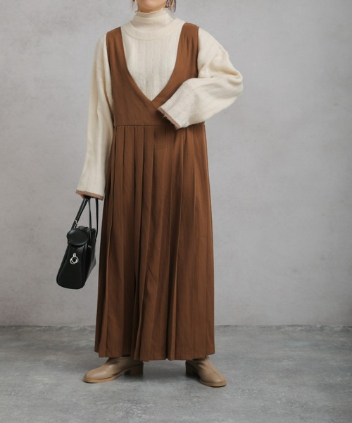 sakishimatokyo（サキシマトーキョー）の「【ZOZO限定】サキシマamp「Vネックジャンバースカート」（ジャンパースカート・レディース・ブラック/ダークブラウン/ライトブラウン・FREE）」の20枚目の写真