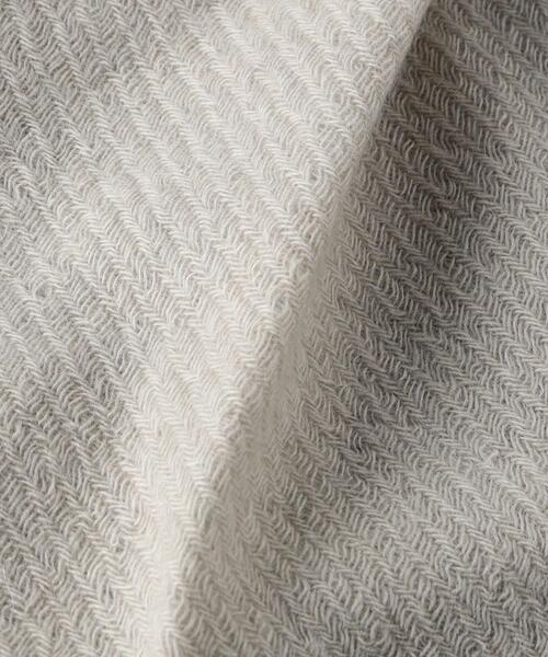 UNITED ARROWS（ユナイテッドアローズ）の「＜UNITED ARROWS＞カシミヤ ストール（ストール/ショール・レディース・ライトグレー/ブラック/ベージュ/ネイビー/レッド・FREE）」の11枚目の写真