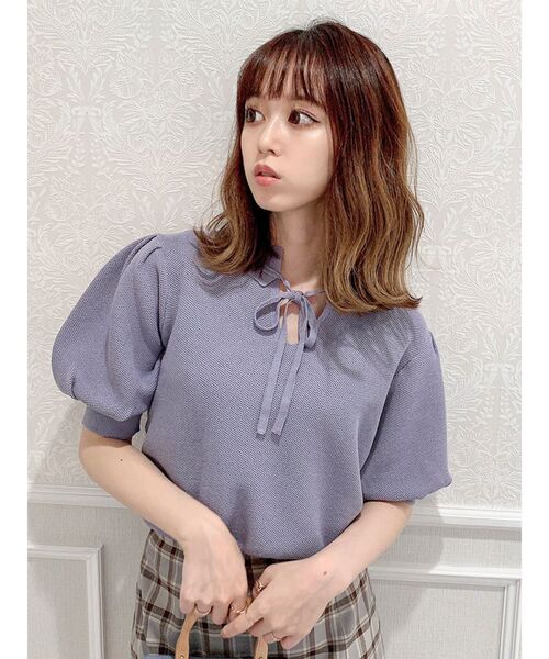 dazzlin(ダズリン)の「ハニカムリボンコンパクトトップス(ニット/セーター・レディース・オフホワイト/ブルー/マスタード/ブラック・FREE)」の3枚目の写真