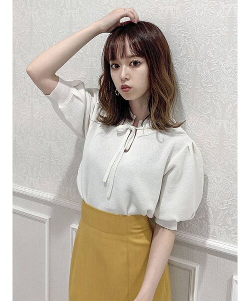 dazzlin(ダズリン)の「ハニカムリボンコンパクトトップス(ニット/セーター・レディース・オフホワイト/ブルー/マスタード/ブラック・FREE)」の16枚目の写真