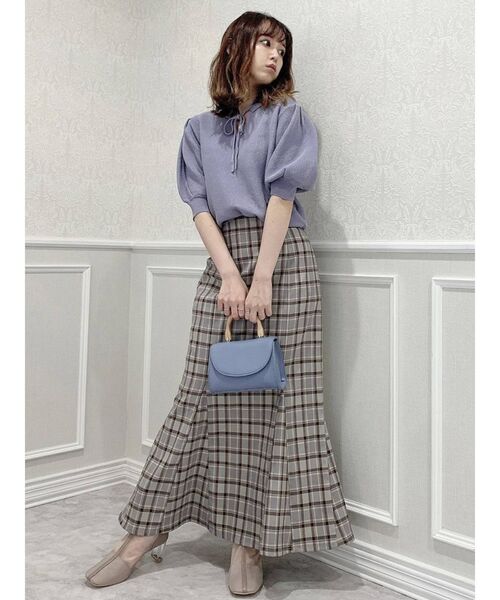 dazzlin(ダズリン)の「ハニカムリボンコンパクトトップス(ニット/セーター・レディース・オフホワイト/ブルー/マスタード/ブラック・FREE)」の13枚目の写真