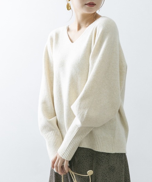 URBAN RESEARCH ROSSO（アーバンリサーチロッソ）の「ボリュームスリーブハイゲージニット（ニット/セーター・レディース・オフホワイト/キャメル/ライトブルー・FREE）」の5枚目の写真