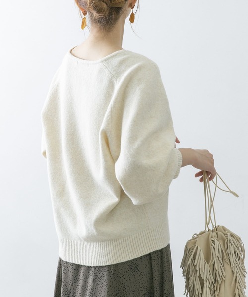 URBAN RESEARCH ROSSO（アーバンリサーチロッソ）の「ボリュームスリーブハイゲージニット（ニット/セーター・レディース・オフホワイト/キャメル/ライトブルー・FREE）」の6枚目の写真