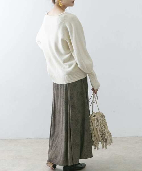 URBAN RESEARCH ROSSO（アーバンリサーチロッソ）の「ボリュームスリーブハイゲージニット（ニット/セーター・レディース・オフホワイト/キャメル/ライトブルー・FREE）」の9枚目の写真