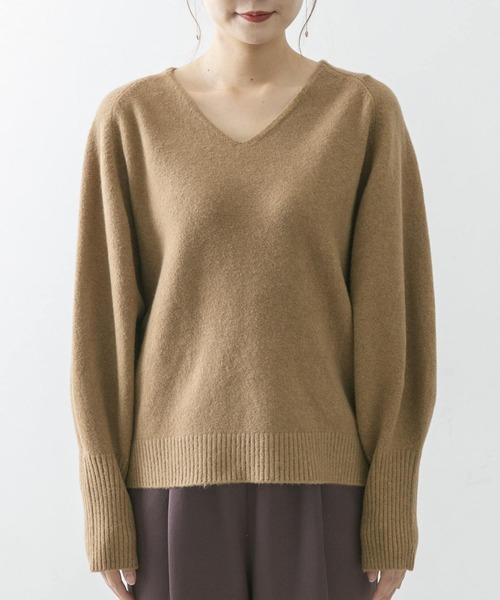 URBAN RESEARCH ROSSO（アーバンリサーチロッソ）の「ボリュームスリーブハイゲージニット（ニット/セーター・レディース・オフホワイト/キャメル/ライトブルー・FREE）」の17枚目の写真