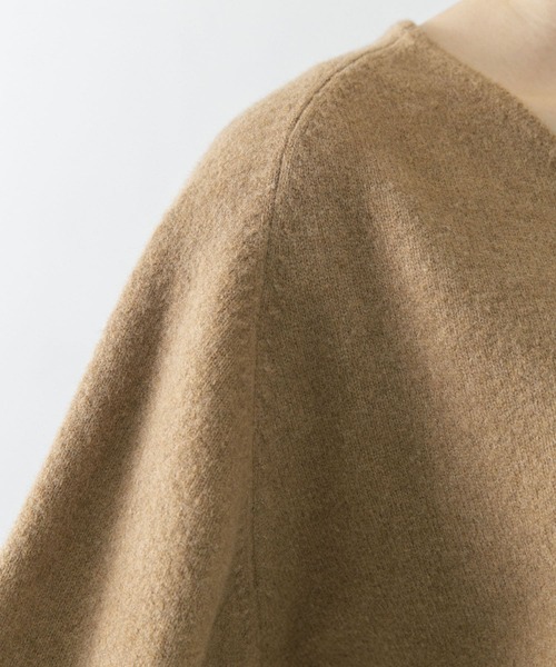 URBAN RESEARCH ROSSO（アーバンリサーチロッソ）の「ボリュームスリーブハイゲージニット（ニット/セーター・レディース・オフホワイト/キャメル/ライトブルー・FREE）」の21枚目の写真