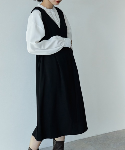 ECRIRE（エクリール）の「ｻｲﾄﾞﾘﾎﾞﾝVﾈｯｸﾛﾝｸﾞﾜﾝﾋﾟｰｽ（ベスト・レディース・ブラック/ネイビー/ベージュ・M）」の4枚目の写真