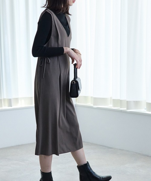 ECRIRE（エクリール）の「ｻｲﾄﾞﾘﾎﾞﾝVﾈｯｸﾛﾝｸﾞﾜﾝﾋﾟｰｽ（ベスト・レディース・ブラック/ネイビー/ベージュ・M）」の12枚目の写真