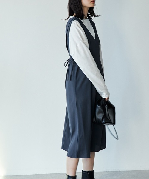 ECRIRE（エクリール）の「ｻｲﾄﾞﾘﾎﾞﾝVﾈｯｸﾛﾝｸﾞﾜﾝﾋﾟｰｽ（ベスト・レディース・ブラック/ネイビー/ベージュ・M）」の15枚目の写真