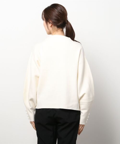 NANO universe（ナノユニバース）の「パールボタン変形スリーブニット（ニット/セーター・レディース・ホワイト/ブラック・FREE）」の4枚目の写真